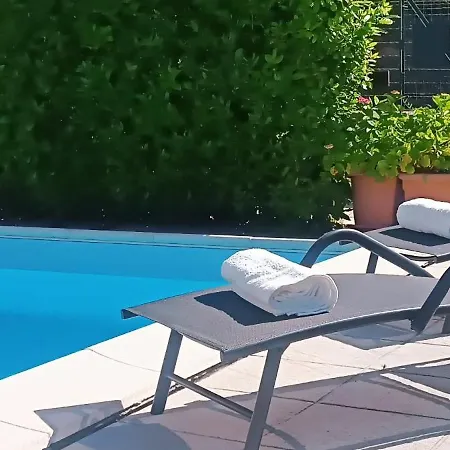 Resicence Solare Con Piscina 2 Apartament *